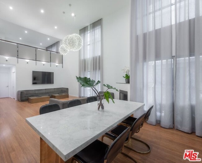 property at 7062 Hawthorn Ave
