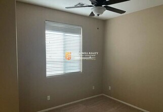 15463 W Poinsettia Dr in Surprise, AZ - Foto de edificio - Building Photo