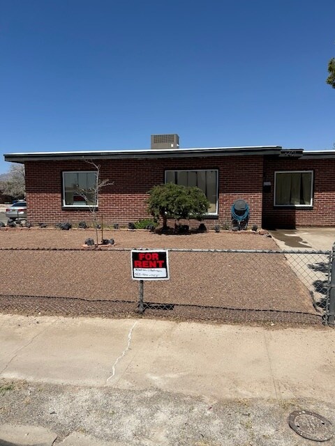 6401 Navajo Ave in El Paso, TX - Foto de edificio