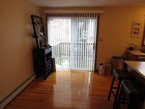 110 W 8th St, Unit 1 in Boston, MA - Building Photo - Building Photo