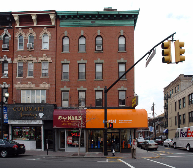 501 56th St Apartments in West New York, NJ - Building Photo - Building Photo