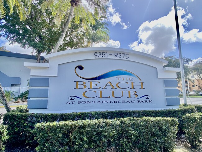 property at 9371 Fontainebleau Blvd