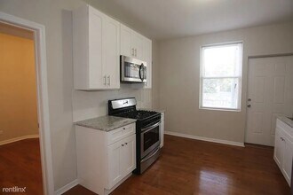 3916 W Altgeld St in Chicago, IL - Building Photo - Building Photo