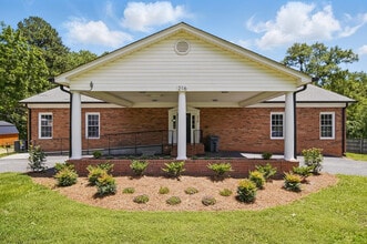 216 Legion Dr, Unit B in Stanley, NC - Building Photo - Building Photo