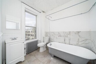 289 Forrest St in Jersey City, NJ - Building Photo - Building Photo