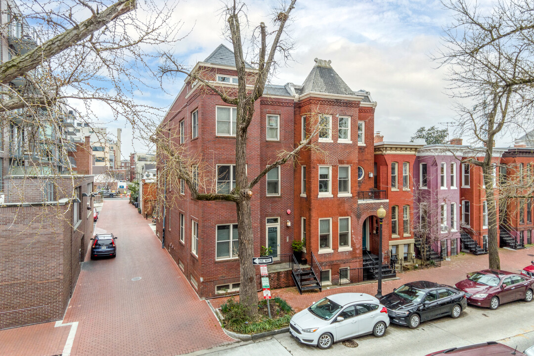 1402-1404 Swann St NW in Washington, DC - Building Photo