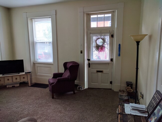 418 Wayne Street, Unit 1st Floor in Hollidaysburg, PA - Building Photo - Building Photo