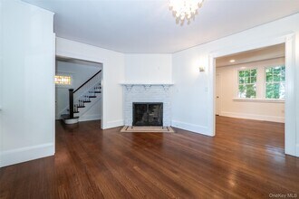 162 Rockingstone Ave in Larchmont, NY - Building Photo - Building Photo