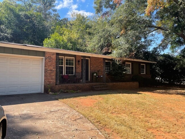 property at 110 Rumson Rd