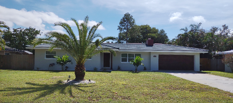 2754 Renatta Dr in Belleair Bluffs, FL - Building Photo