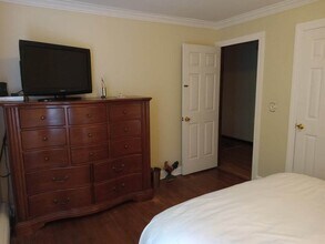 4 Zinn Rd in Danbury, CT - Foto de edificio - Building Photo