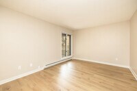 1818 E Shorewood Blvd photo'