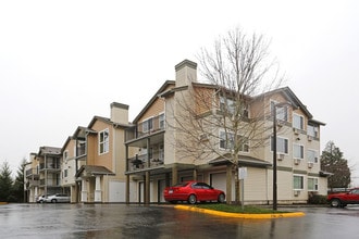 The Crossings in Beaverton, OR - Building Photo - Building Photo