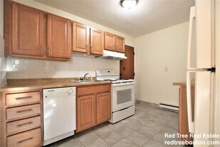 10 Armington St, Unit 4 in Boston, MA - Building Photo