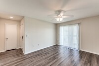 College View Apartments in La Porte, TX - Building Photo - Building Photo