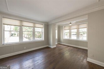 1116 Piedmont Ave NE in Atlanta, GA - Foto de edificio - Building Photo