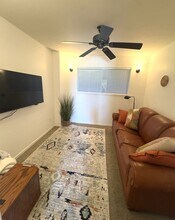 800 Lincoln Ave in Templeton, CA - Foto de edificio - Building Photo