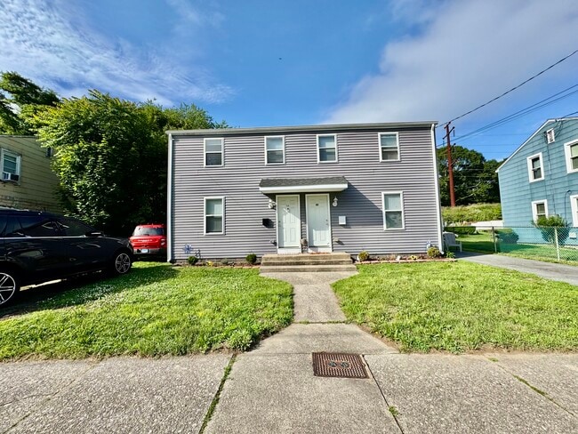 property at 35 Ridgeview Cir