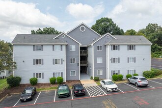 The Hills Northview Apartments in Harrisonburg, VA - Foto de edificio - Building Photo