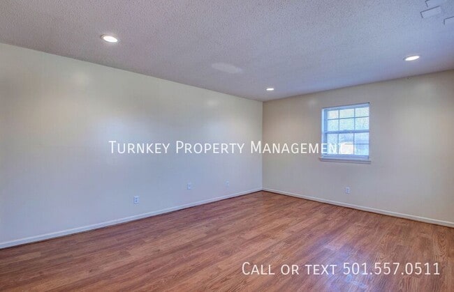 9717 Overby Ct in Little Rock, AR - Foto de edificio - Building Photo