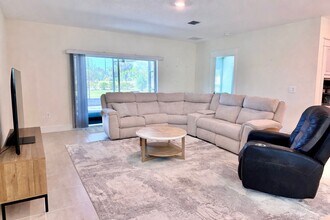 33932 Sky Blossom Cir in Leesburg, FL - Building Photo - Building Photo