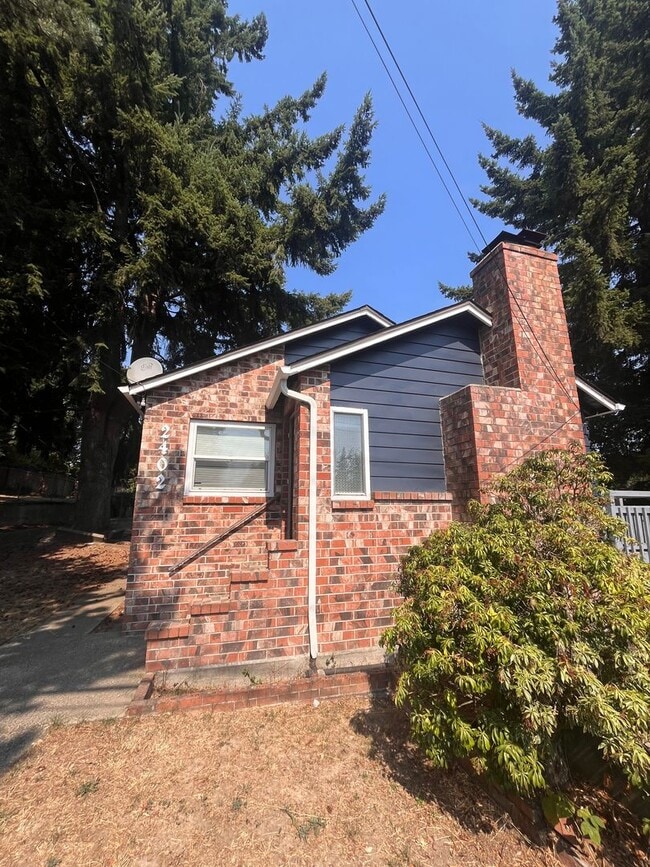property at 2402 15th St