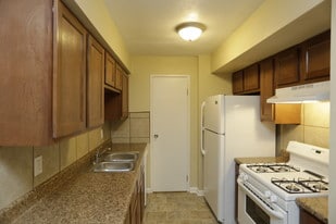 Legend Oaks Gated Community Apartments