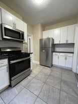 90 Fairview Ave, Unit C6 in Jersey City, NJ - Building Photo