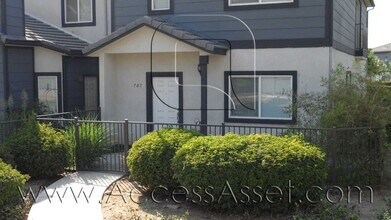 1555 Orange Ave in Redlands, CA - Building Photo - Building Photo