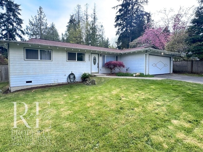 3855 NE Hyak Way in Bremerton, WA - Building Photo - Building Photo