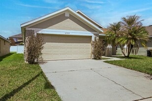 2709 Lucas Lakes Ln in Kissimmee, FL - Building Photo