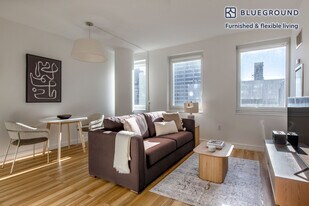 70 W 45th St in New York, NY - Building Photo