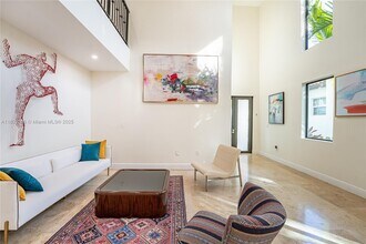 2766 SW 33rd Ave in Miami, FL - Building Photo - Building Photo