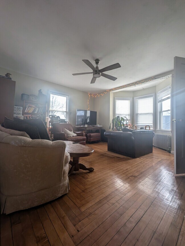 27 Windsor St, Unit 2
