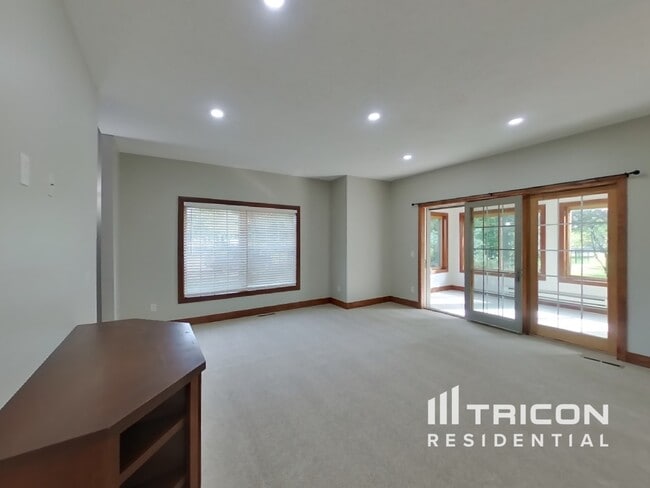 11405 W Laketowne Dr in Albertville, MN - Building Photo - Building Photo