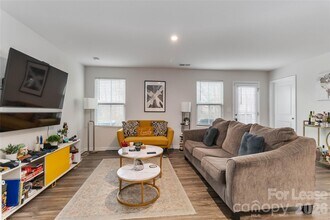 5048 Downhaul Dr in Charlotte, NC - Building Photo - Building Photo