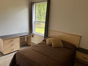 206 Ridge Rd, Unit Room #1 in Tallahassee, FL - Foto de edificio - Building Photo