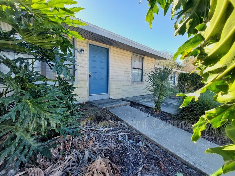 1295 N Holland Pkwy in Bartow, FL - Foto de edificio