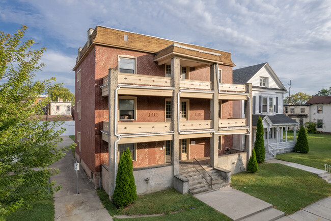 817 N Huron St in Toledo, OH - Foto de edificio - Building Photo