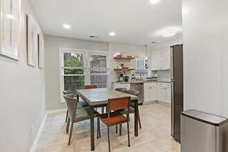 500 W Pacific Ave in Waukegan, IL - Building Photo - Building Photo