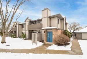 375 Shelard Pkwy in Minneapolis, MN - Building Photo