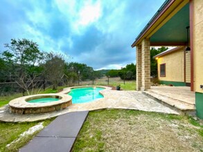 4120 Sotol Ln in San Antonio, TX - Foto de edificio - Building Photo