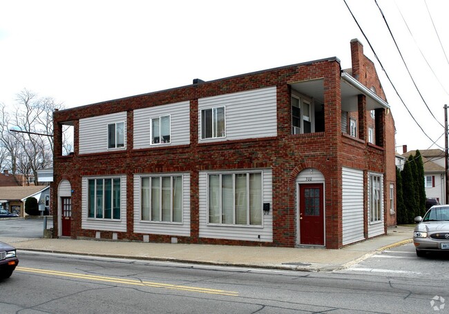 292 S Main St in Woonsocket, RI - Building Photo - Building Photo