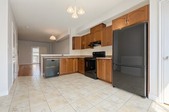 89 Willow Ln in Grimsby, ON - Building Photo - Building Photo