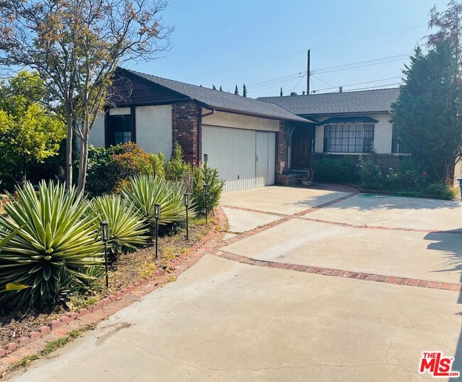 property at 3007 Jolley Dr