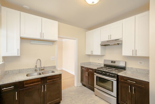 10985 S Church St in Chicago, IL - Building Photo - Building Photo