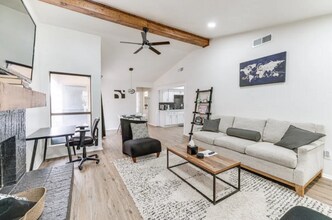 2912 Pegasus Dr in Garland, TX - Foto de edificio - Building Photo