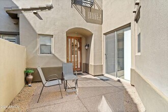 20802 N Grayhawk Dr in Scottsdale, AZ - Foto de edificio - Building Photo