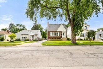 1030 Graceland Ave in Des Plaines, IL - Building Photo - Building Photo