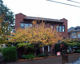 2338 Franklin Ave E in Seattle, WA - Building Photo - Building Photo